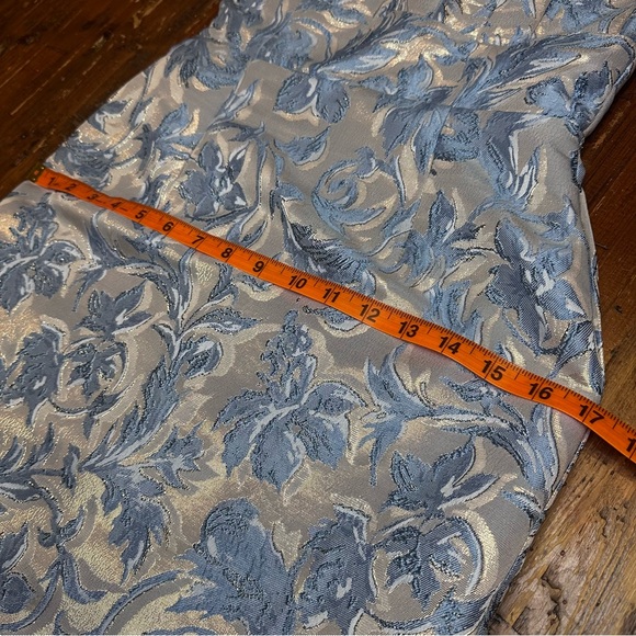 🎄SALE Vici Windsor Floral Shimmer Strapless Midi Dress Blue XS - Picture 7 of 12